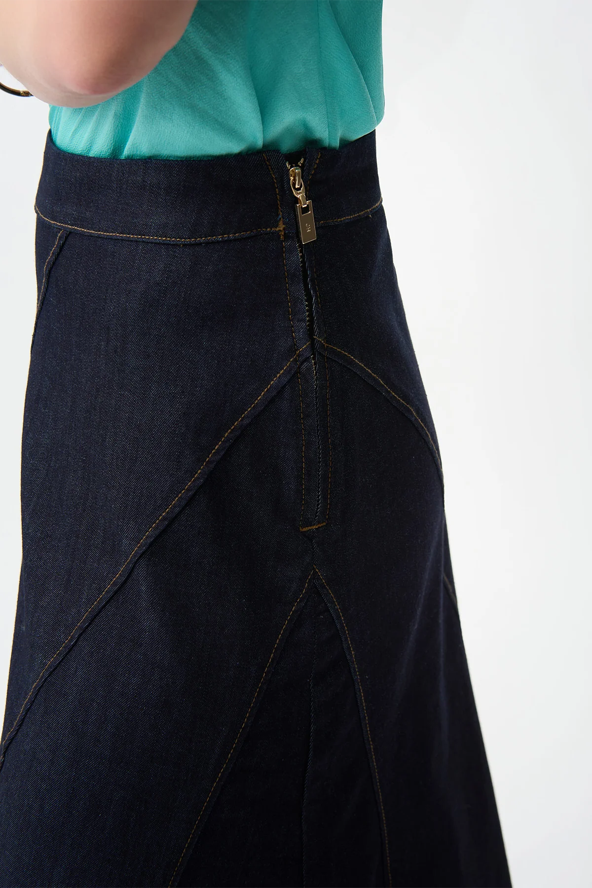 Denim Flare Skirt With Exposed Zipper - Image 3