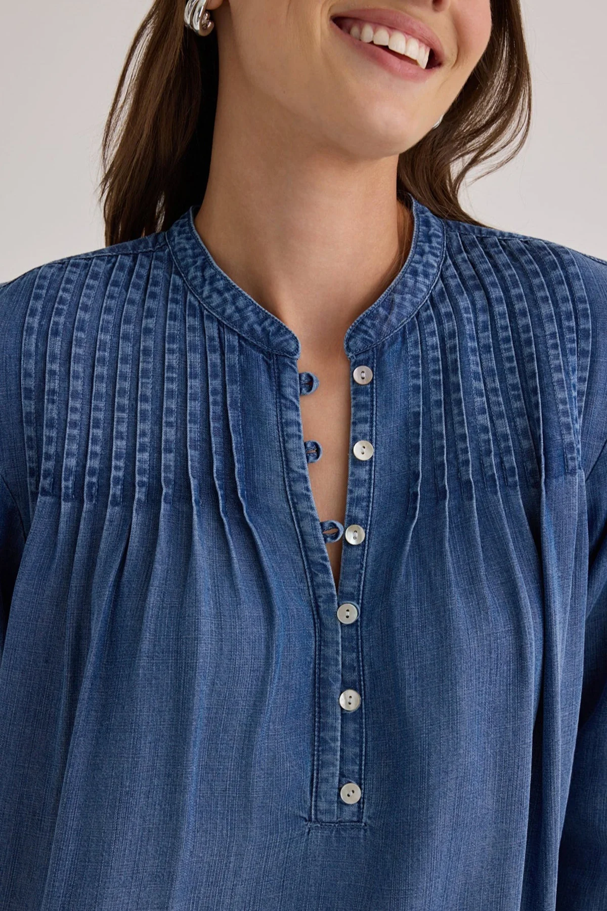 Long Sleeve Pintuck Pullover - Image 4