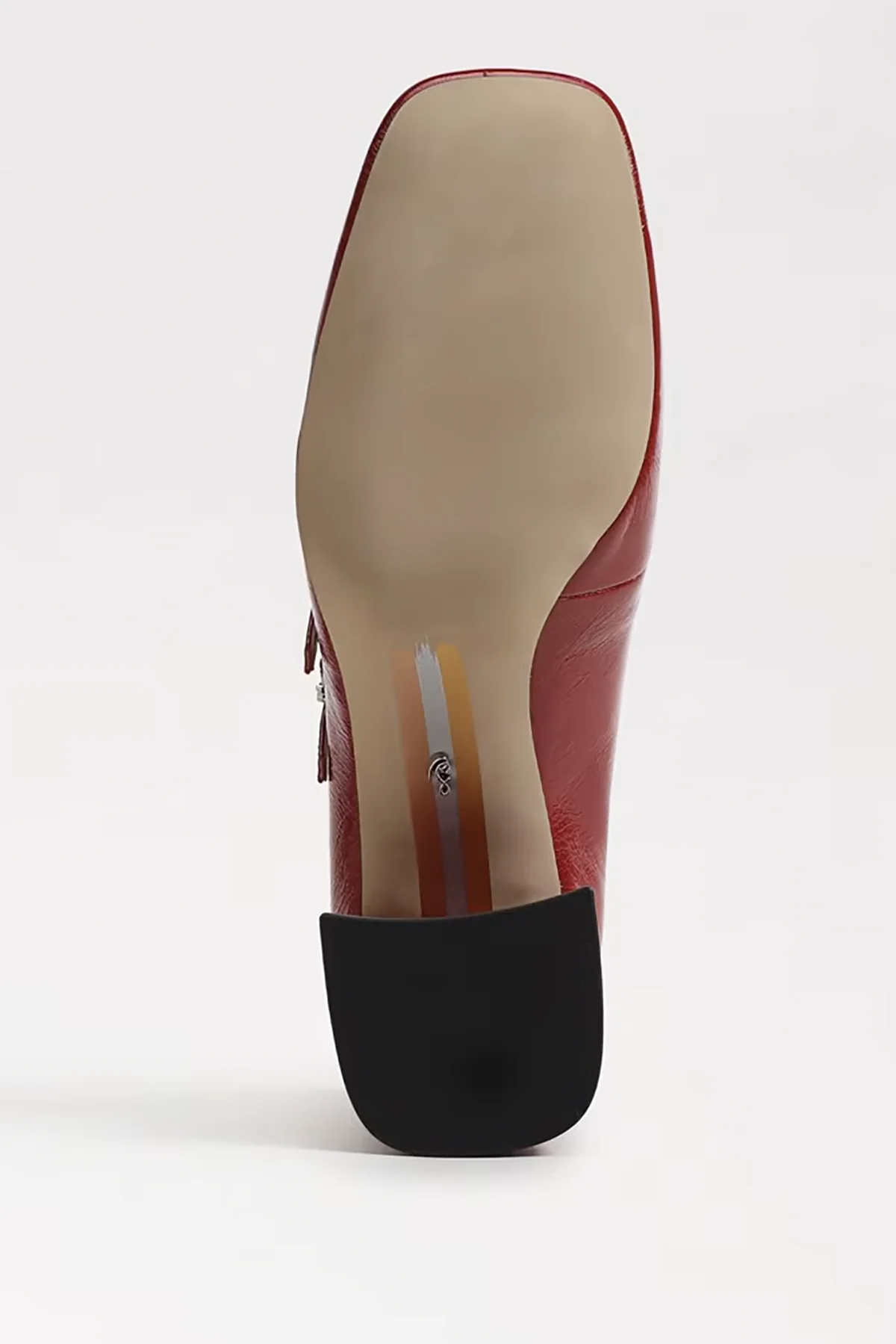 Sarah - Image 6